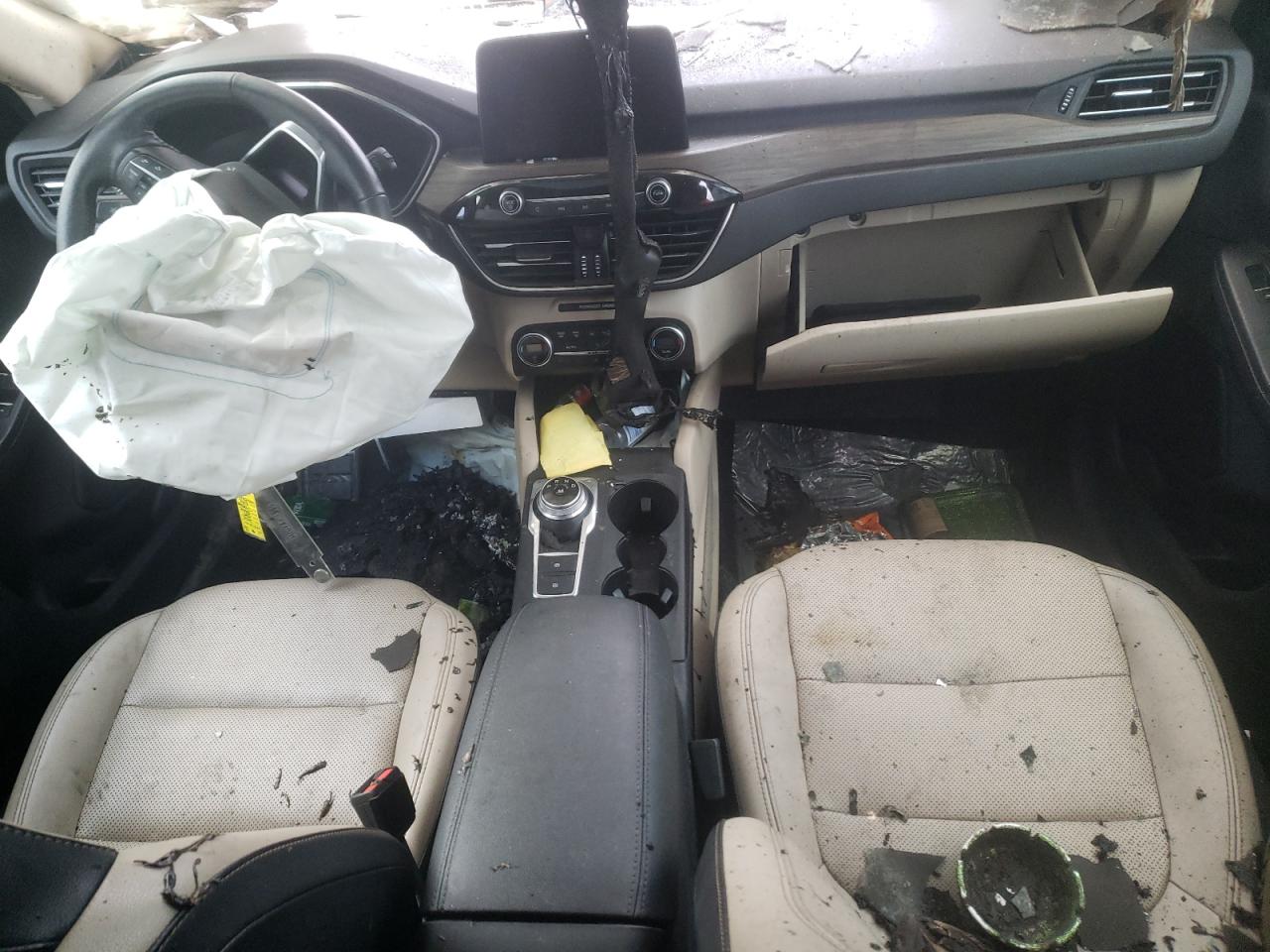 1FMCU9J90LUB15242 FORD ESCAPE 2020
