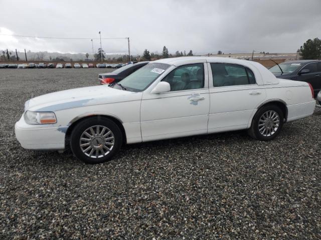 2005 Lincoln Town Car Signature