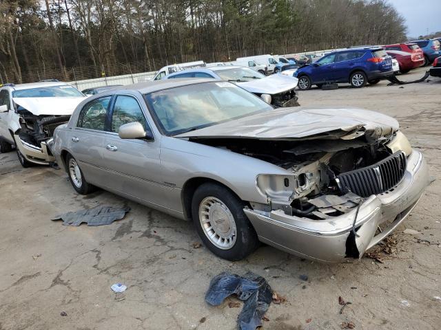1LNHM81W81Y724476 Lincoln TOWNCAR