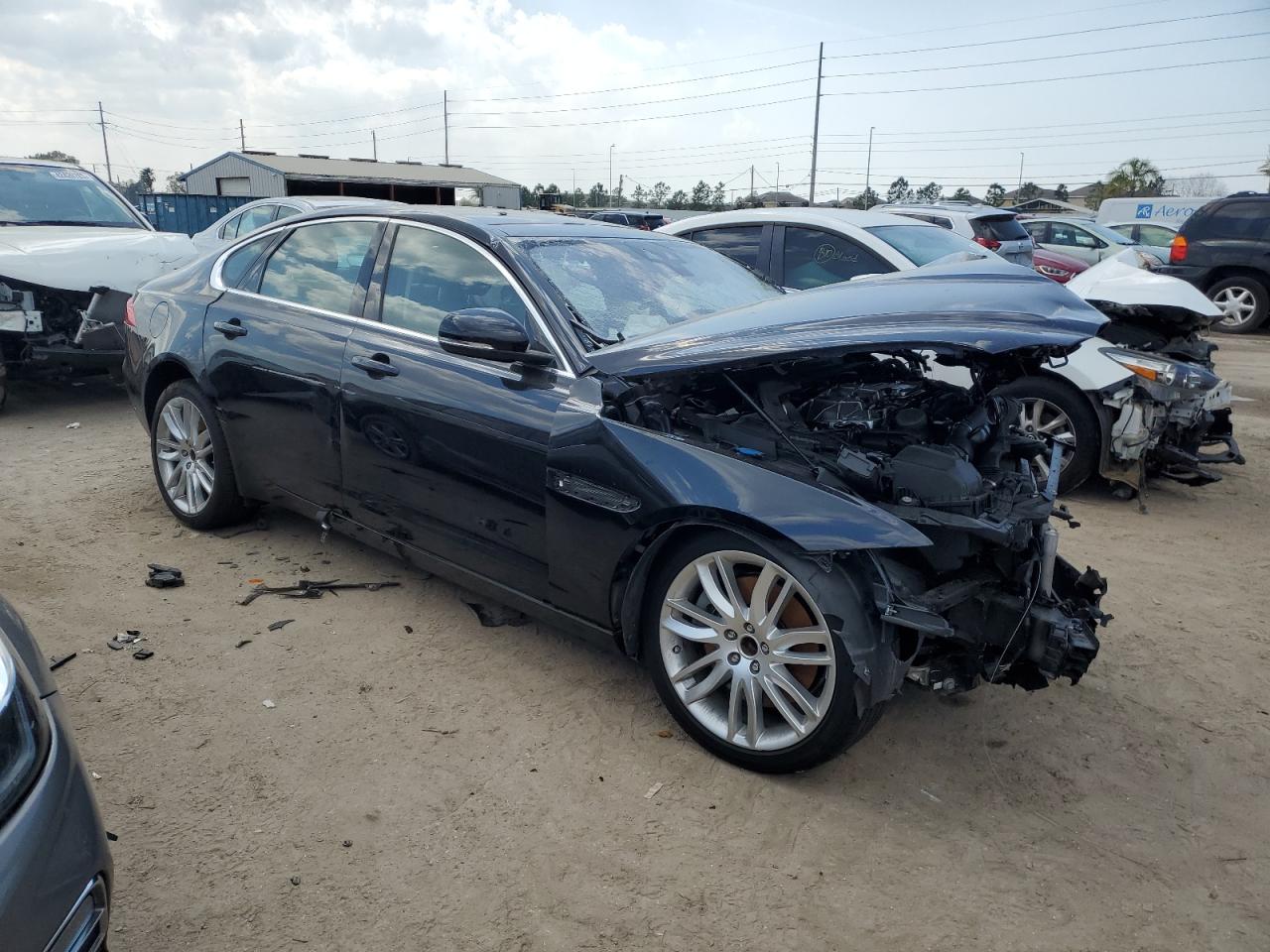 2016 Jaguar XF - Image 4