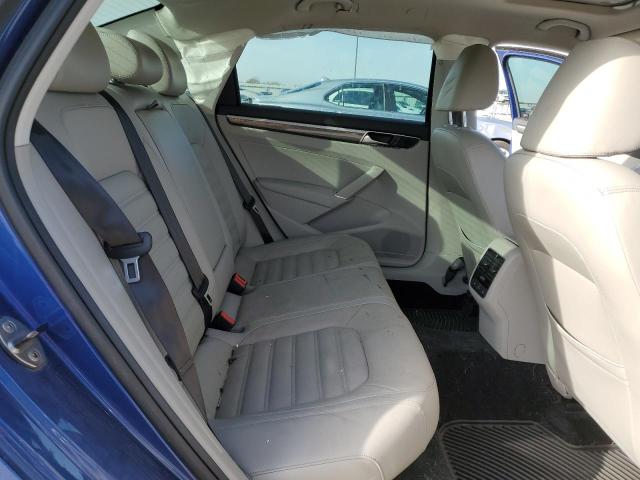 2017 VOLKSWAGEN PASSAT SEL - 1VWCT7A35HC027191