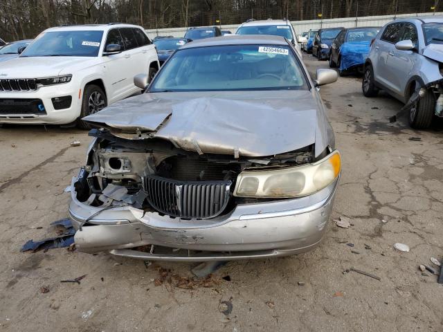1LNHM81W81Y724476 Lincoln TOWNCAR
