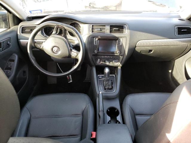 2016 VOLKSWAGEN JETTA SE - 3VWD67AJ0GM335070