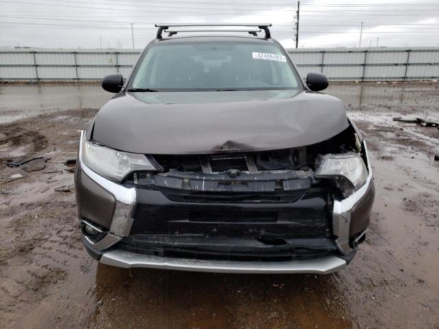 JA4AZ2A3XHZ025813 Mitsubishi Outlander Es
