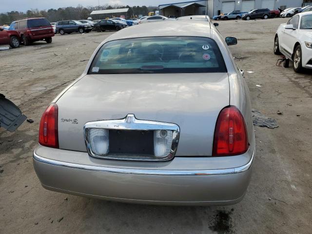 1LNHM81W81Y724476 Lincoln TOWNCAR