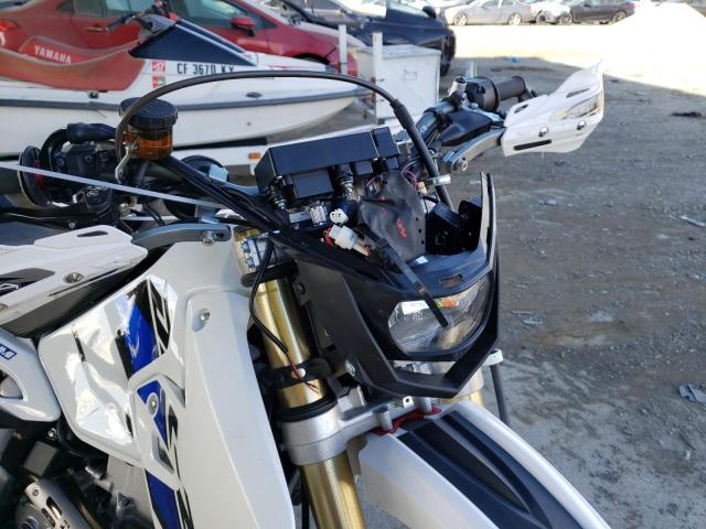 2021 SUZUKI DR-Z400 SM - JS1SK44A8M7101016