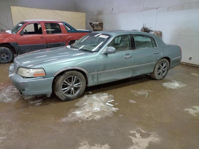 2004 Lincoln Town Car Ultimate