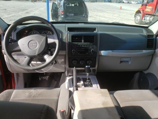 1J8GN28K08W106077 Jeep Liberty Sport
