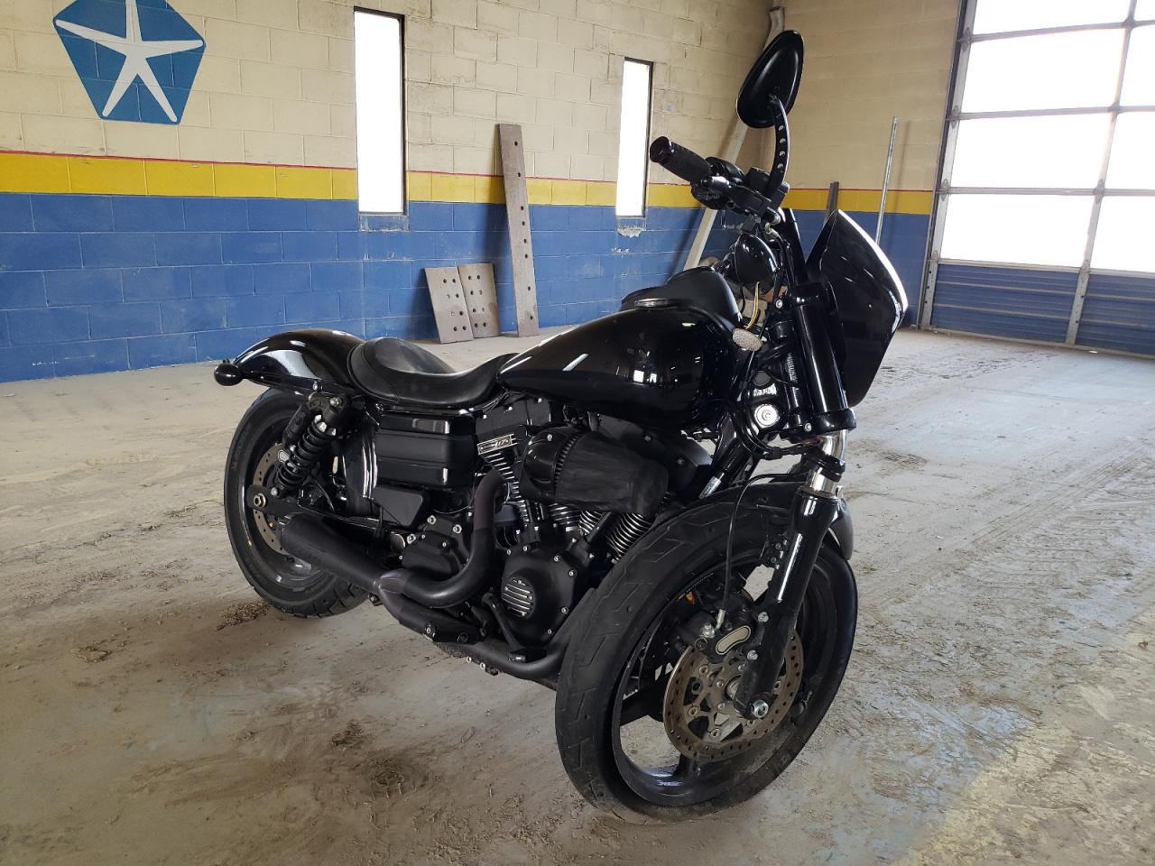 1HD1GS811HC301877 HARLEY-DAVIDSON FXDLS 2017