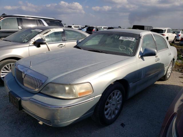 1LNHM81V47Y622463 Lincoln Town Car Signature