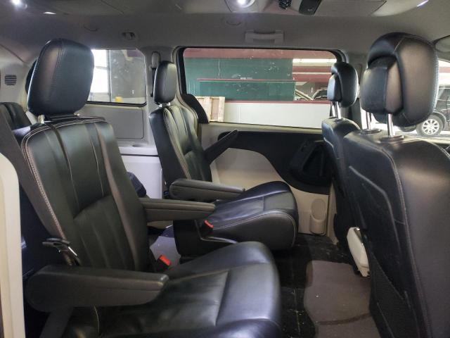 2015 CHRYSLER TOWN & COU 2C4RC1BG2FR601181