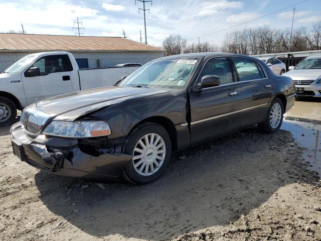 2005 Lincoln Town Car Signature