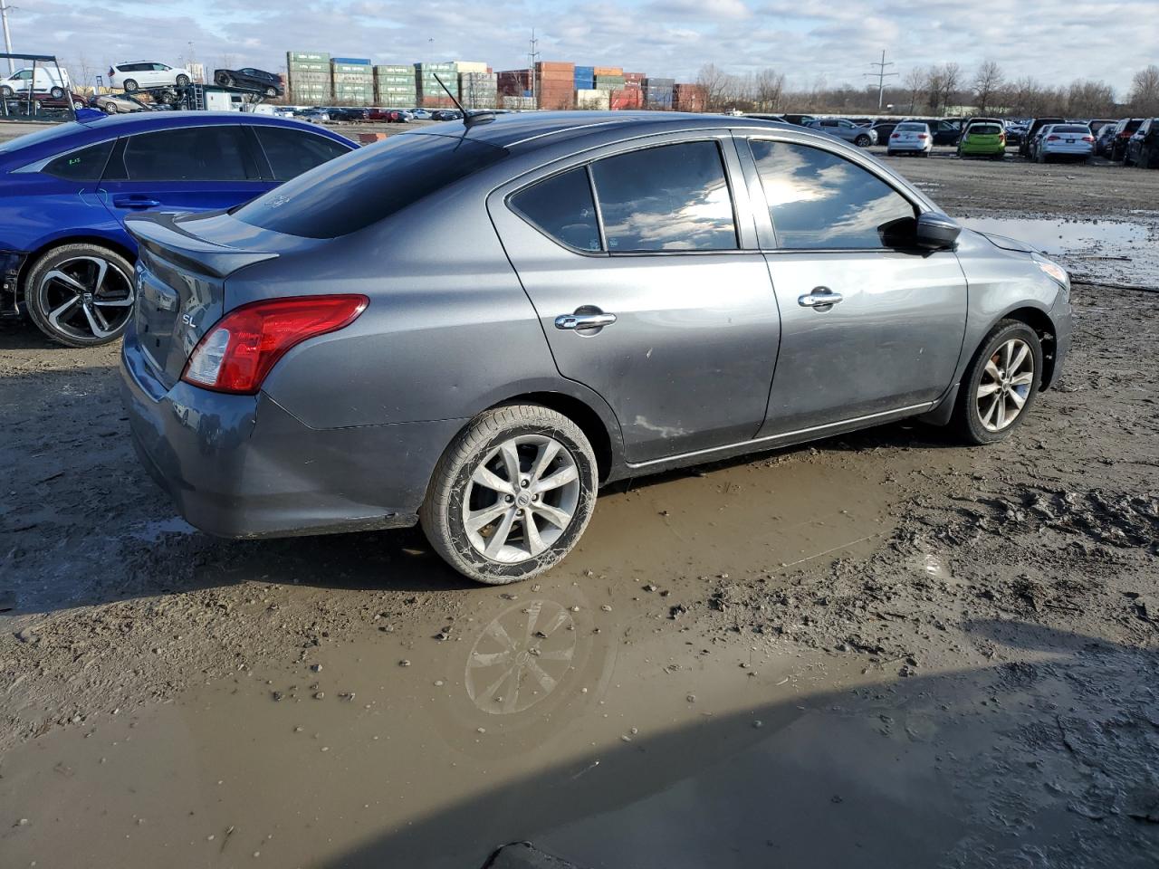 Lot #2715773404 2017 NISSAN VERSA S