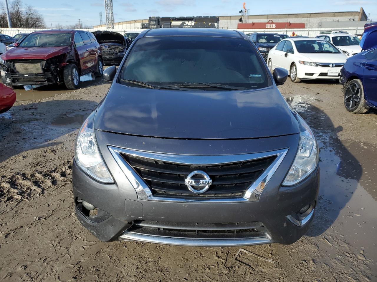 Lot #2715773404 2017 NISSAN VERSA S