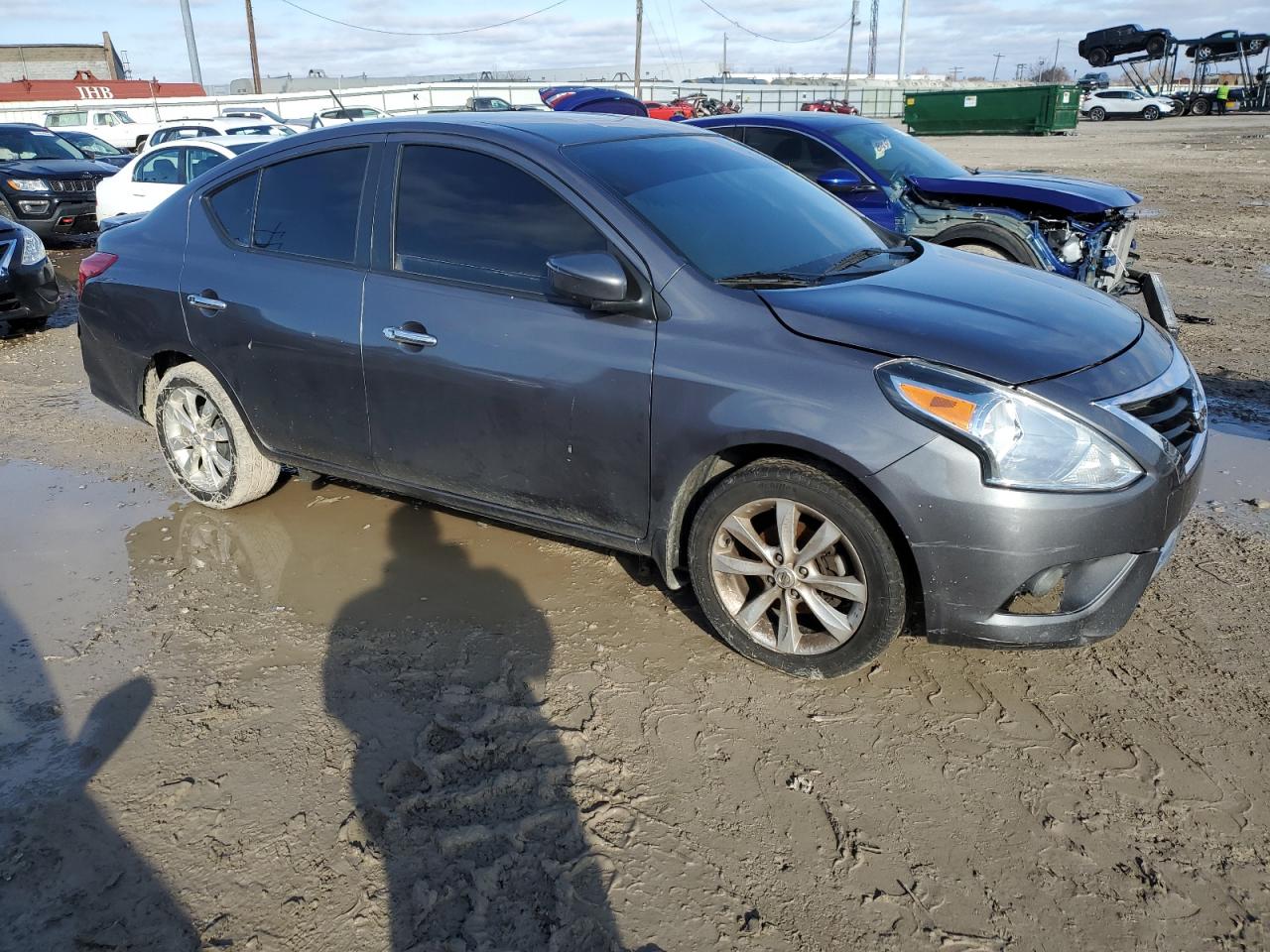 Lot #2715773404 2017 NISSAN VERSA S