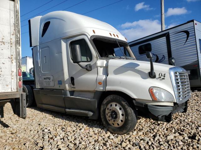 Salvage cars for sale from Copart Ebensburg, PA: 2016 Freightliner Cascadia 125