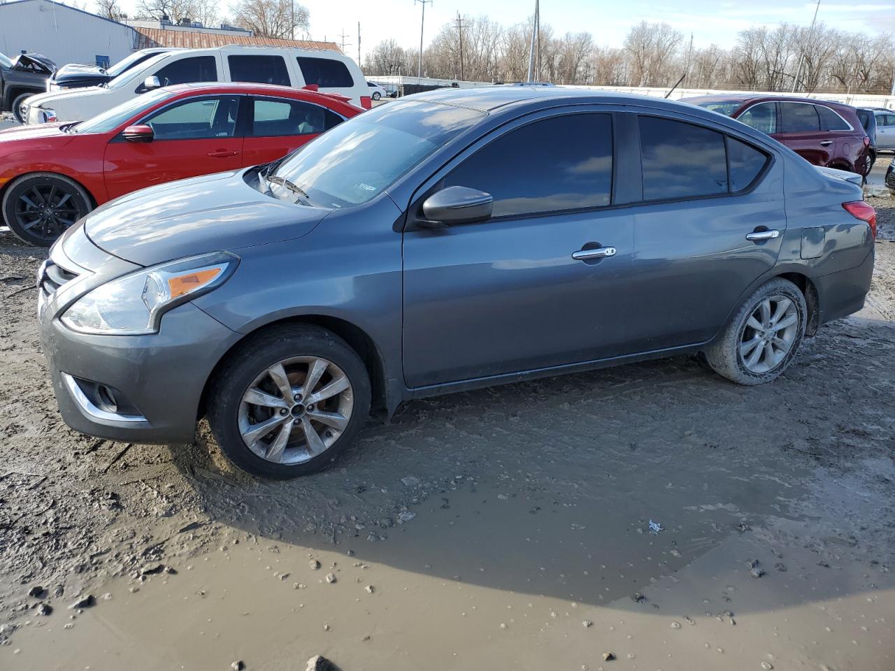 Lot #2715773404 2017 NISSAN VERSA S