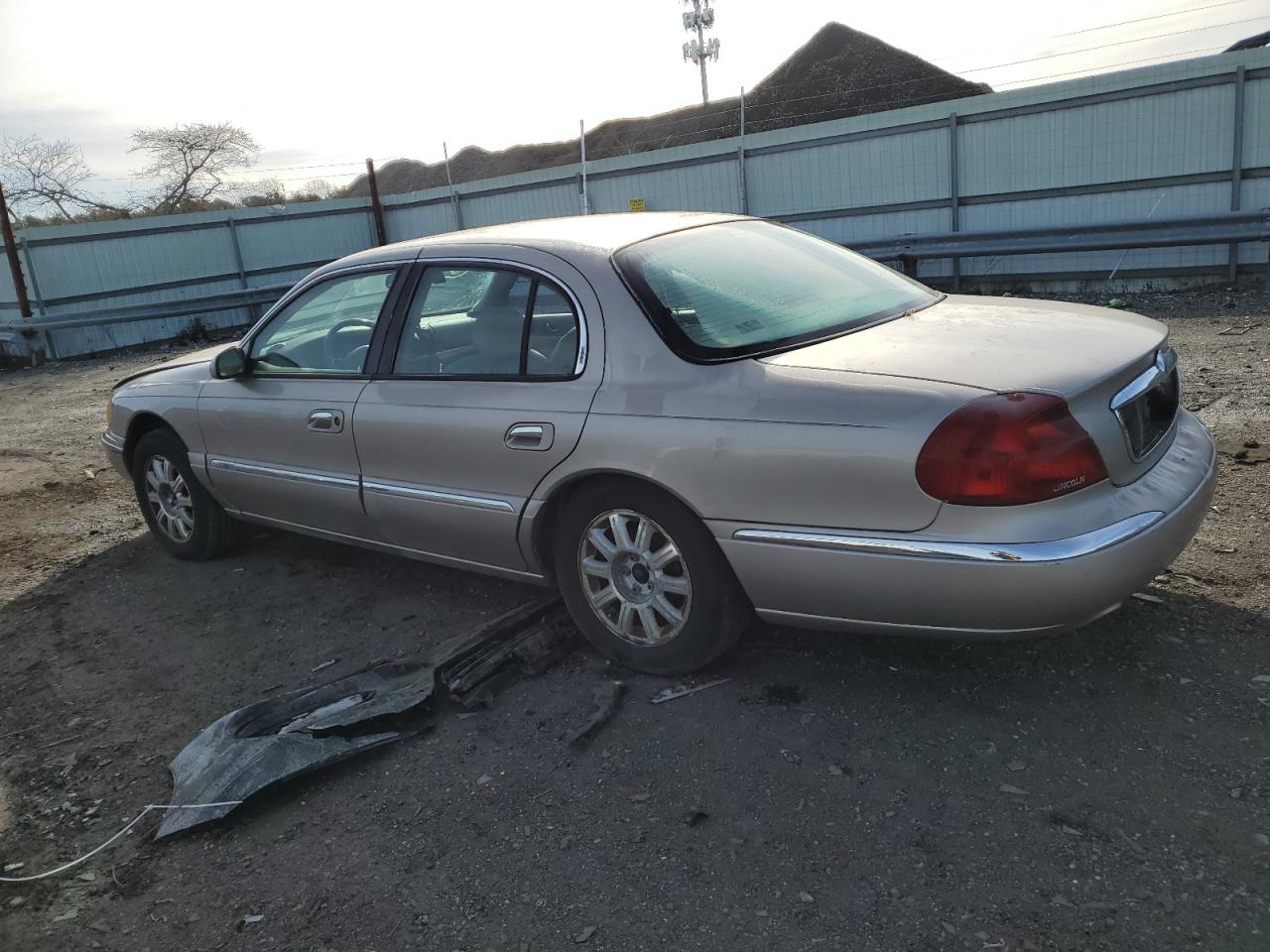 1LNHM97V71Y726062 2001 Lincoln Continental