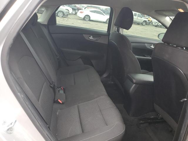 3KPF24AD5KE138222 KIA FORTE FE