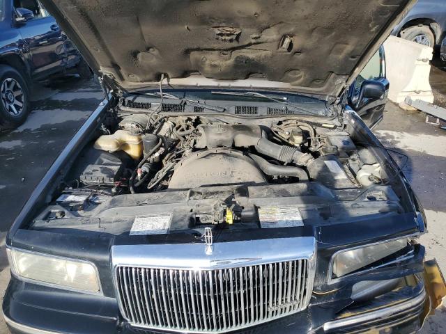 1LNLM81W1TY663176 Lincoln TOWNCAR