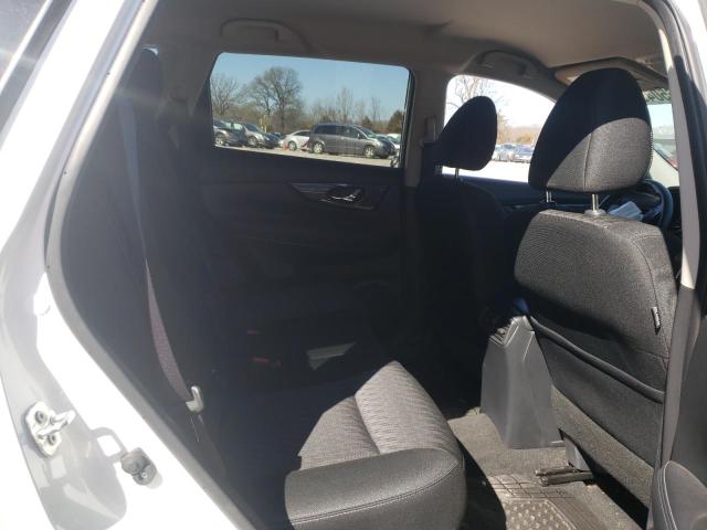 2018 NISSAN ROGUE S KNMAT2MT3JP609622