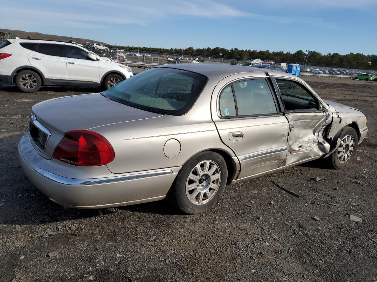 1LNHM97V71Y726062 2001 Lincoln Continental