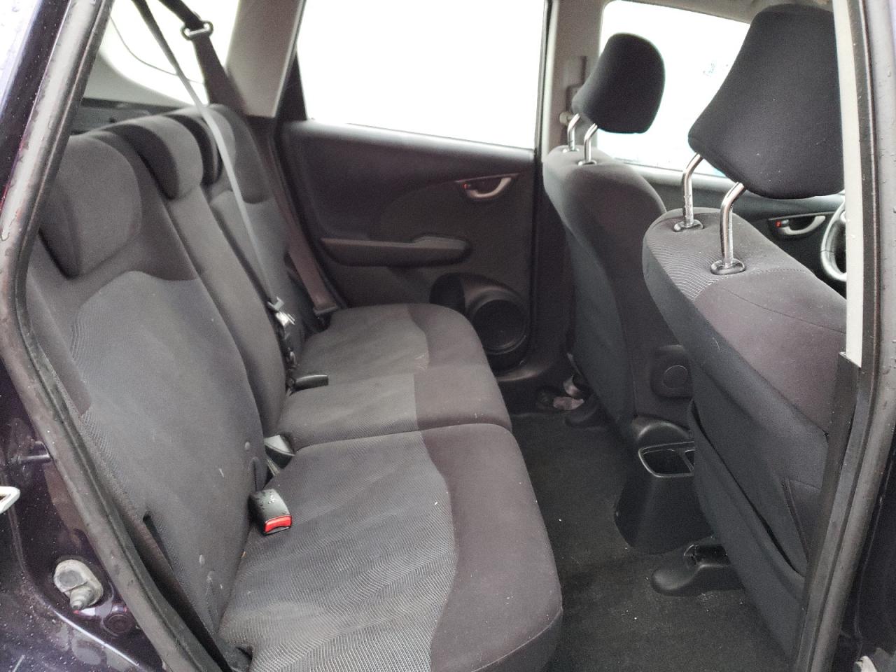 2010 Honda Fit - Image 10