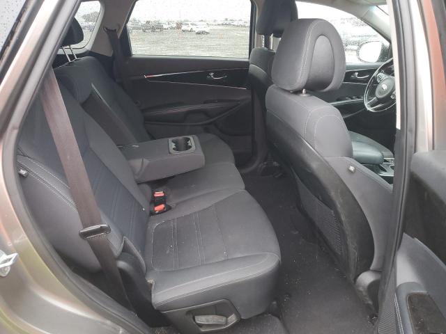 2016 KIA SORENTO LX 5XYPGDA59GG130570