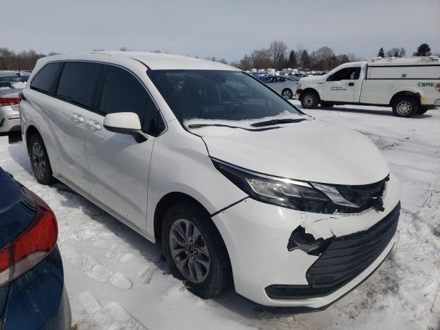 2022 TOYOTA SIENNA LE 5TDKRKEC1NS121301