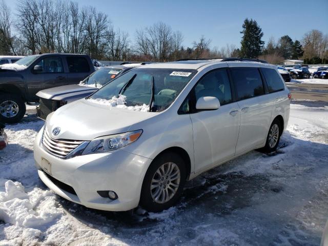 2016 Toyota Sienna XLE