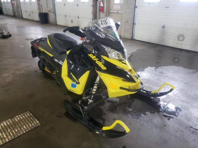 Motos con motor quemado a la venta en subasta: 2016 Skidoo MX Z 600