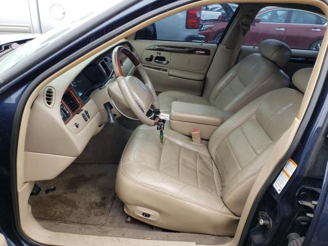 1LNHM82W11Y713348 Lincoln Town Car Signature