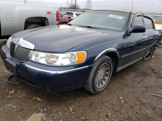 2001 Lincoln Town Car Signature