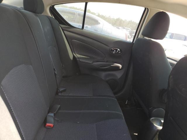 2019 NISSAN VERSA S 3N1CN7AP8KL827630