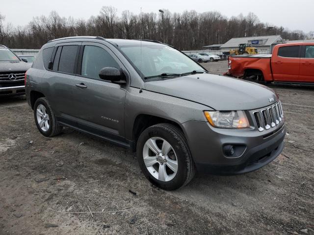 1C4NJDEB9CD590099 Jeep Compass Latitude
