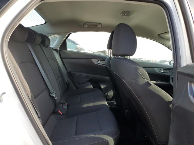 3KPF24AD5ME337077 KIA FORTE FE