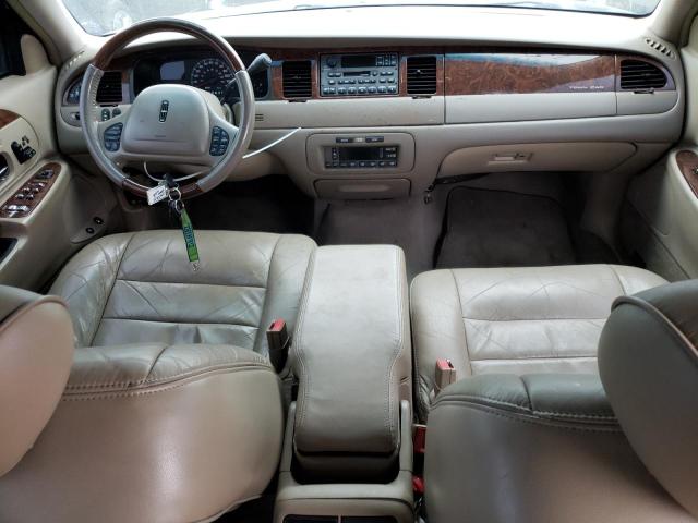 1LNHM82W11Y713348 Lincoln Town Car Signature