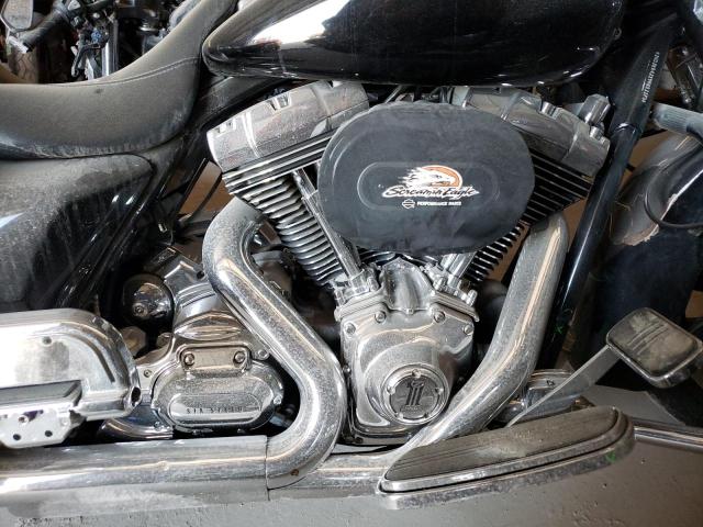 2009 HARLEY-DAVIDSON FLHX - 1HD1KB4189Y621173