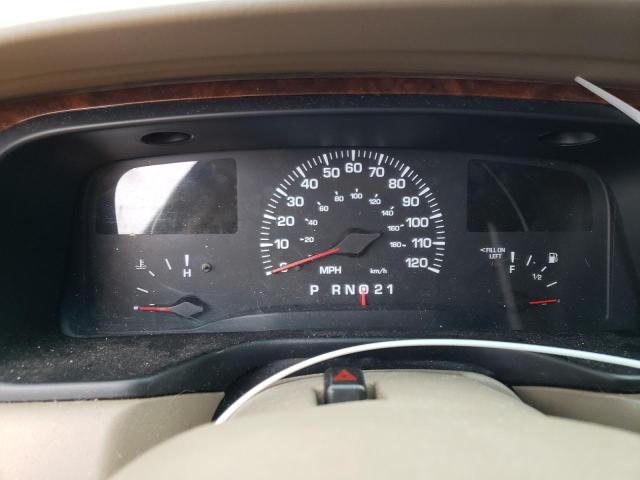 1LNHM82W11Y713348 Lincoln Town Car Signature