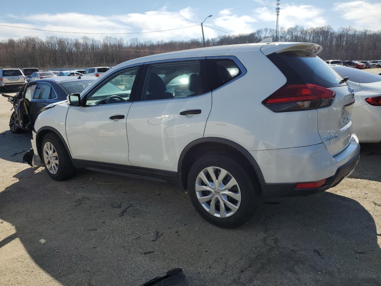 KNMAT2MV9HP533304 NISSAN ROGUE 2017