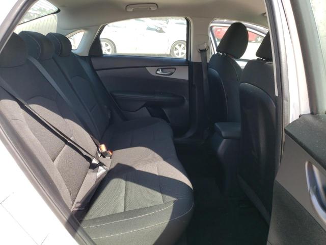 3KPF24AD1KE111633 KIA FORTE FE