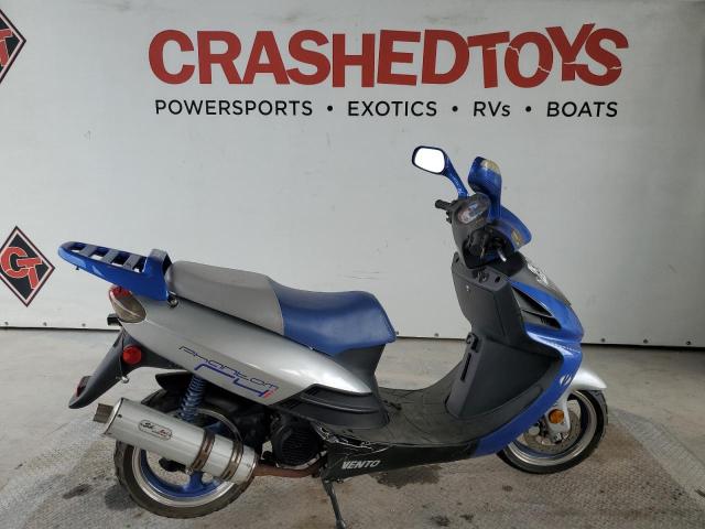 Motos dañados por inundaciones a la venta en subasta: 2004 Venture PHANTOMR4I
