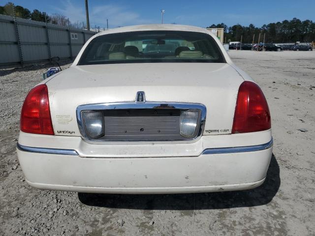 1LNHM83V27Y611880 Lincoln TOWNCAR