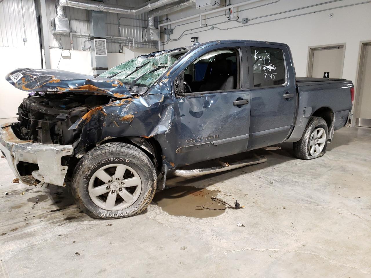 NISSAN TITAN S