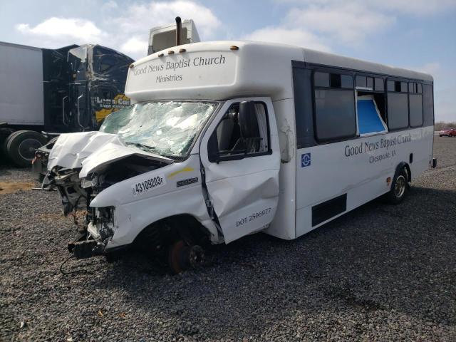 2014 Ford Econoline E450 Super Duty Cutaway Van