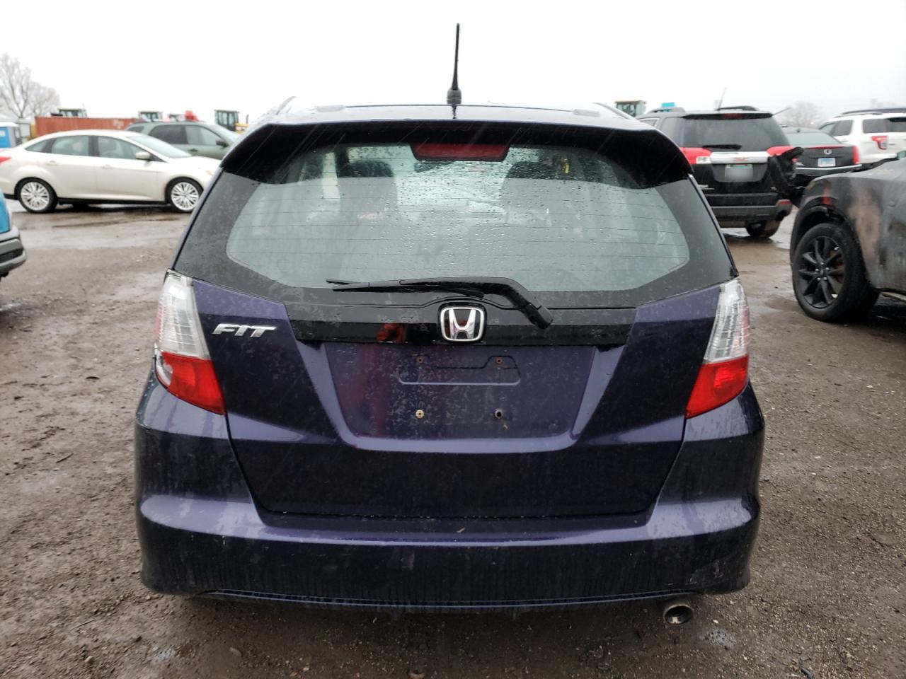 2010 Honda Fit - Image 6