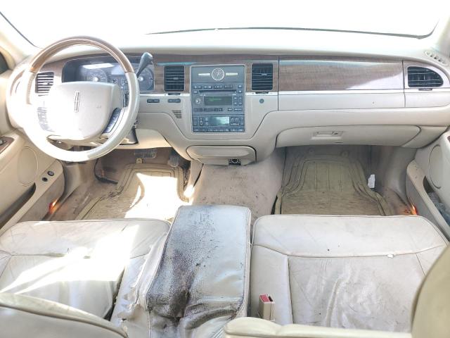 1LNHM83V27Y611880 Lincoln TOWNCAR