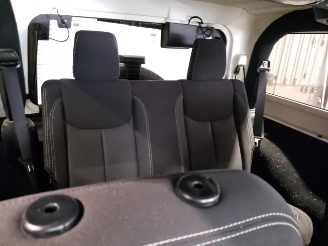1C4AJWBGXDL588007 Jeep Wrangler Sahara
