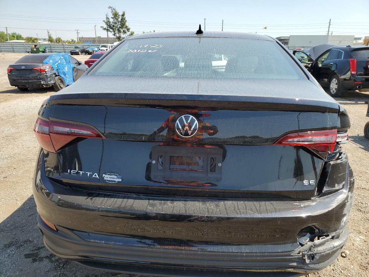 3VWEM7BU5NM032012 2022 Volkswagen Jetta Se