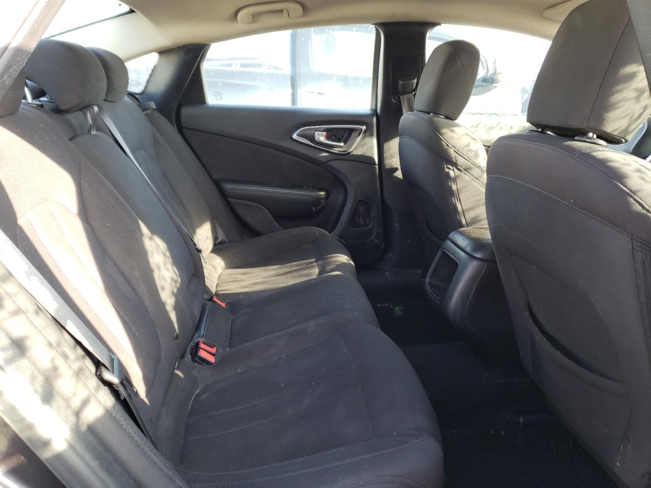 1C3CCCAB0FN710070 2015 Chrysler 200 Limited